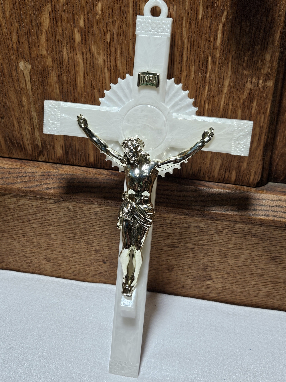 Vintage Pearl White Crucifix Lucite Cross White Jesus RELIGIOUS, FAITH